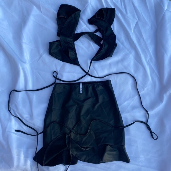 Madison Faux Leather Ruffle Set In Black - Picture 5 of 5